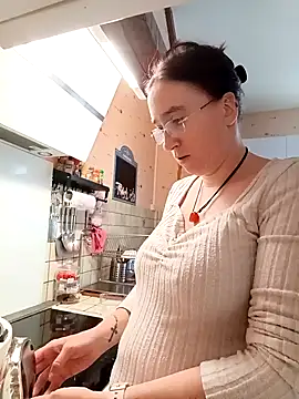 Snapshot of Sophierob1 chatting on September 18, 8:16 am Sophierob1 online show from September 18, 8:16 am