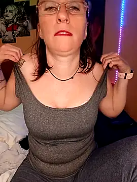 Snapshot of Sophierob1 chatting on October 3, 6:10 am Sophierob1 online show from October 3, 6:10 am