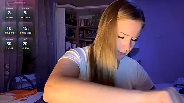 PandaFluff online show from October 3, 3:31 pm