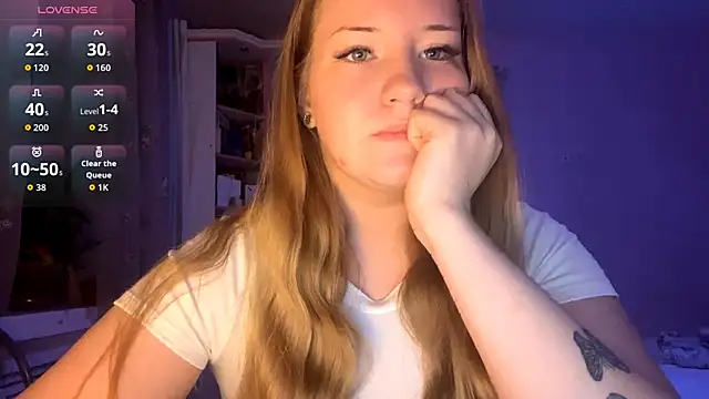 PandaFluff online show from October 7, 3:09 pm