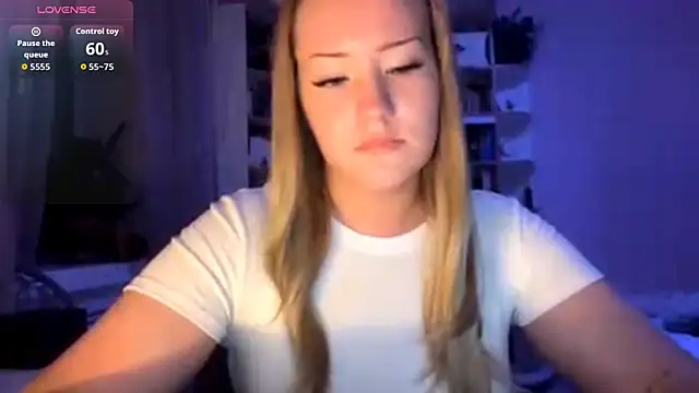 PandaFluff online show from October 11, 4:38 pm