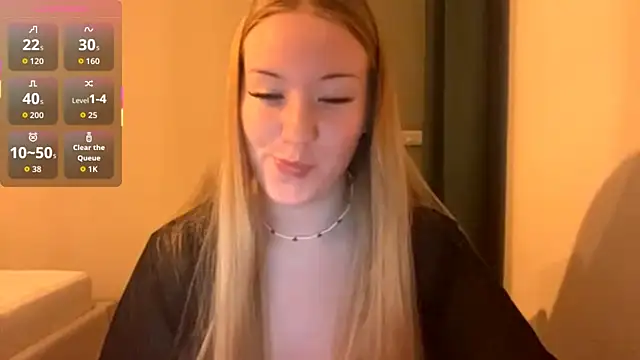 PandaFluff online show from October 19, 5:24 pm