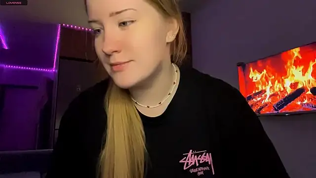 PandaFluff online show from April 11, 5:50 pm