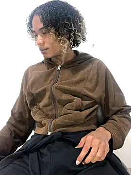 Snapshot of Noah_Miller7 chatting on September 23, 7:50 pm Noah Miller7 online show from September 23, 7:50 pm