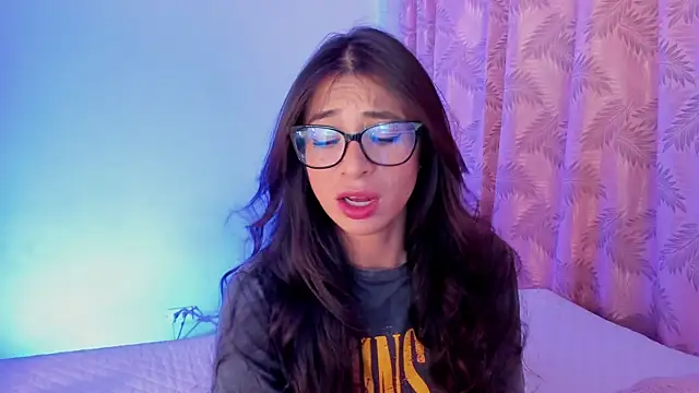 riley bensongh online show from September 26, 8:46 pm