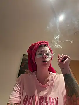 Snapshot of OliviaaFischer chatting on July 10, 7:38 pm OliviaaFischer online show from July 10, 7:38 pm