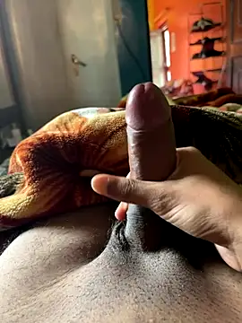 Snapshot of himanshhh03 chatting on October 16, 8:04 am himanshhh03 online show from October 16, 8:04 am