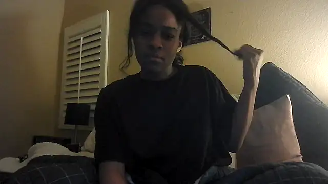 Snapshot of Marlowlovee chatting on July 10, 8:50 am Marlowlovee online show from July 10, 8:50 am