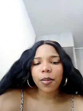 Snapshot of Chanell_mina chatting on October 28, 3:43 am Chanell mina online show from October 28, 3:43 am