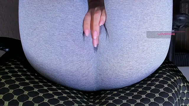 Cameltoe squirt inPants online show from January 12, 7:35 am