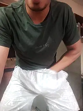 COme8989 online show from February 11, 11:59 am