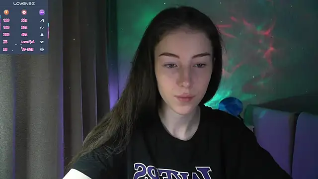 Snapshot of eskatmi chatting on February 11, 3:44 am eskatmi online show from February 11, 3:44 am