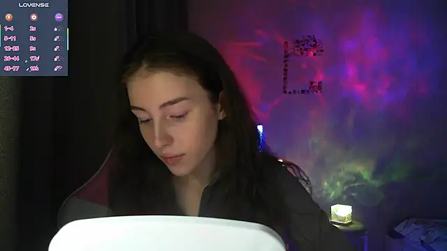 Snapshot of eskatmi chatting on February 21, 1:28 am eskatmi online show from February 21, 1:28 am