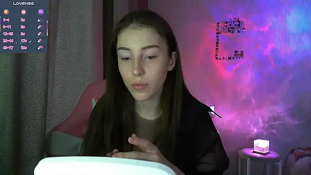 Snapshot of eskatmi chatting on February 26, 2:21 am eskatmi online show from February 26, 2:21 am