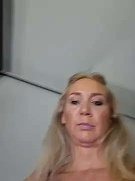 merlyn4 online show from December 19, 1:07 pm