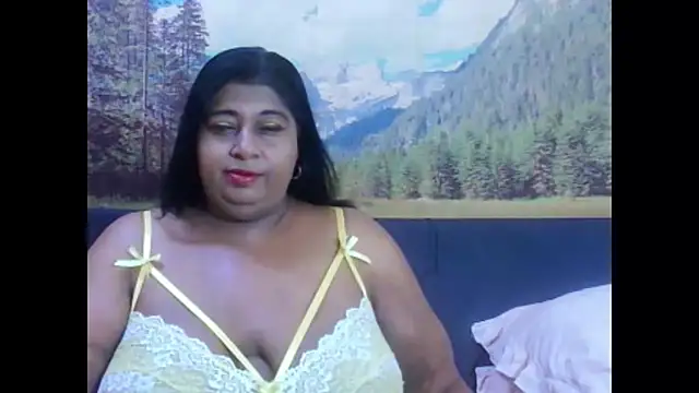 indianhoney694u online show from February 26, 5:39 am