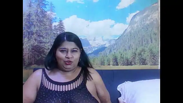 Snapshot of indianhoney694u chatting on March 5, 5:42 pm indianhoney694u online show from March 5, 5:42 pm