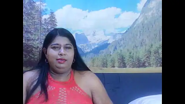 Snapshot of indianhoney694u chatting on March 11, 5:13 am indianhoney694u online show from March 11, 5:13 am