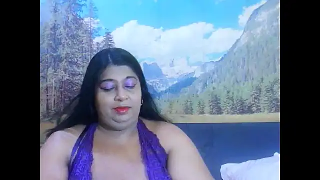 Snapshot of indianhoney694u chatting on March 12, 5:24 am indianhoney694u online show from March 12, 5:24 am
