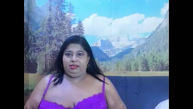 Snapshot of indianhoney694u chatting on March 19, 5:33 am indianhoney694u online show from March 19, 5:33 am