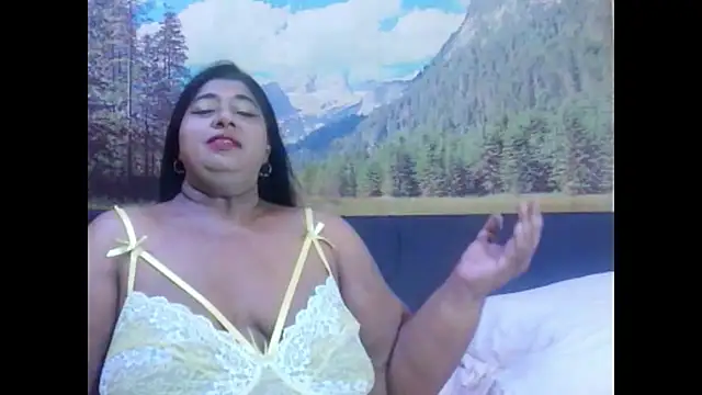 Snapshot of indianhoney694u chatting on March 31, 5:19 am indianhoney694u online show from March 31, 5:19 am