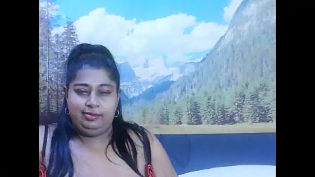 Snapshot of indianhoney694u chatting on April 9, 6:35 pm indianhoney694u online show from April 9, 6:35 pm