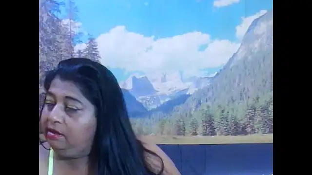 Snapshot of indianhoney694u chatting on April 10, 7:24 am indianhoney694u online show from April 10, 7:24 am