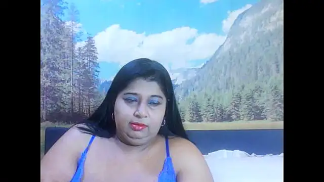Snapshot of indianhoney694u chatting on April 13, 5:13 am indianhoney694u online show from April 13, 5:13 am
