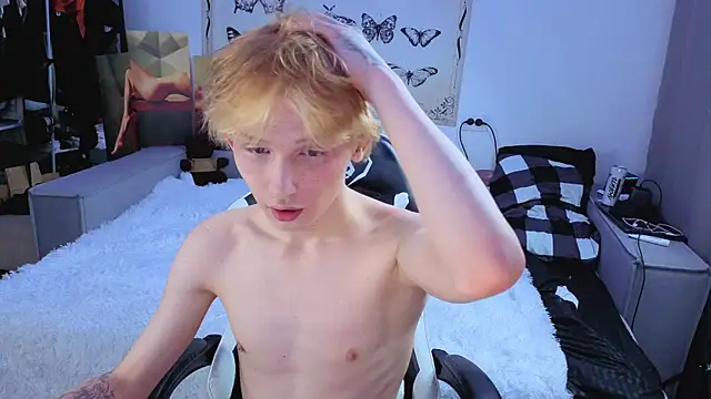 Your avatar online show from November 11, 7:58 pm