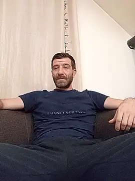 Snapshot of Alexdaniel89 chatting on January 6, 7:06 pm Alexdaniel89 online show from January 6, 7:06 pm