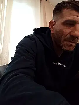 Snapshot of Alexdaniel89 chatting on January 13, 1:38 pm Alexdaniel89 online show from January 13, 1:38 pm