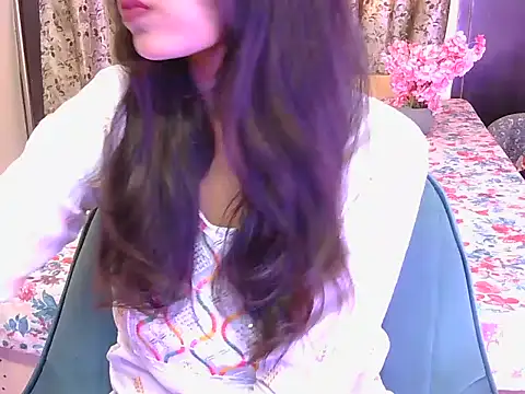 hoty-priya online show from December 19, 4:41 am