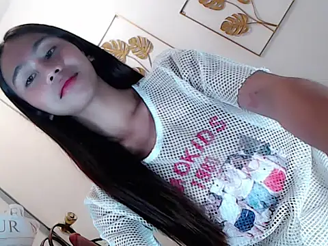 sweety kyrah18 online show from October 4, 9:57 pm