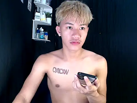 naughtyboyloy 0 online show from December 1, 2:38 am