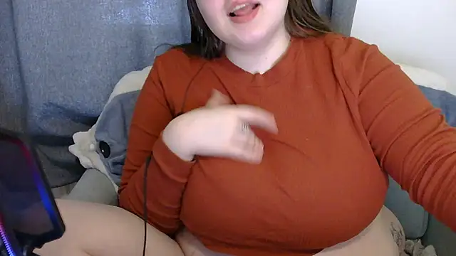 brattyprincessemma online show from February 19, 2:35 pm