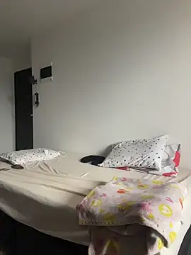 Enyagleam  online show from January 11, 10:15 pm