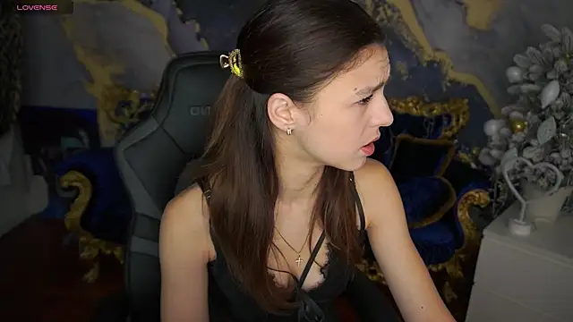 Snapshot of AnitaBambie chatting on February 18, 7:15 am AnitaBambie online show from February 18, 7:15 am