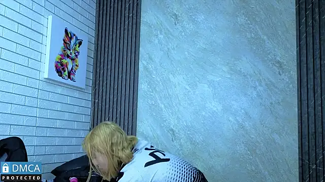 nena cupcake  online show from January 10, 11:23 am