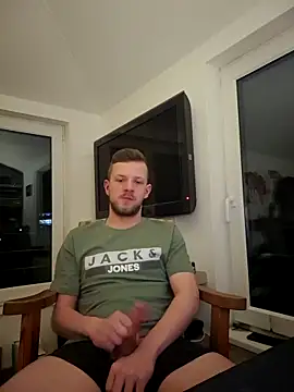 Snapshot of 6incheswannacum chatting on December 20, 1:45 am 6incheswannacum online show from December 20, 1:45 am