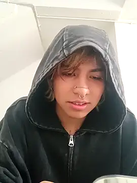 OliIverr22 online show from September 15, 4:07 pm