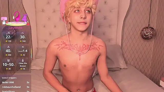 OliIverr22 online show from October 22, 1:22 pm