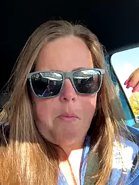 hornykitty1210 online show from October 23, 7:12 pm