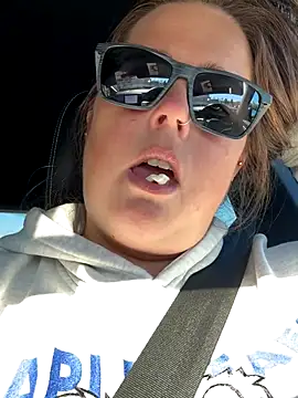 hornykitty1210 online show from October 27, 7:07 pm