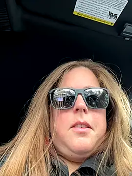 hornykitty1210 online show from November 3, 5:14 pm