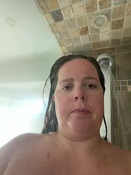 Snapshot of hornykitty1210 chatting on June 23, 2:15 pm hornykitty1210 online show from June 23, 2:15 pm
