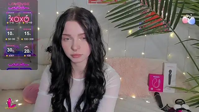 BlackyLii online show from December 17, 1:33 am