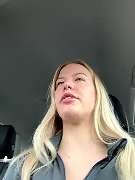 Snapshot of Chloemillerrxx chatting on September 13, 2:17 pm Chloemillerrxx online show from September 13, 2:17 pm