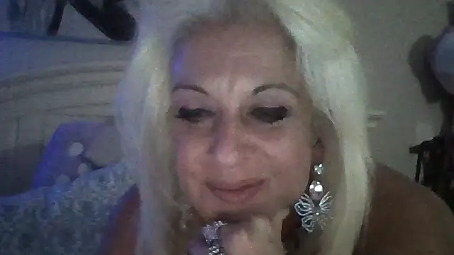 StacysMomXOXO online show from October 22, 3:29 am
