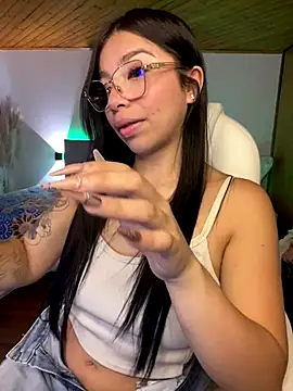 Maddy Piink online show from December 3, 7:01 pm