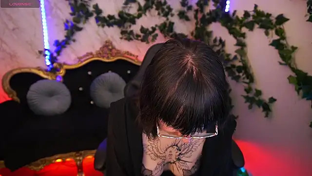 Pixie Peachh online show from September 17, 5:42 am